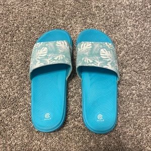 Champion blue slides - Size 4/5